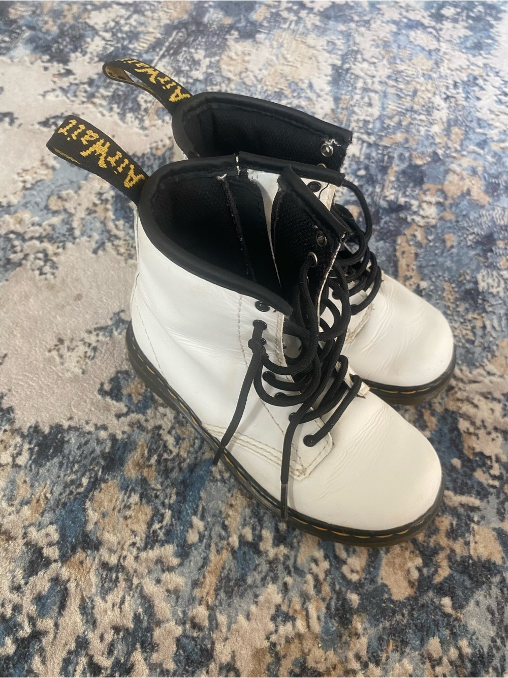 Kids White Lace-Up Combat Boots by Dr. Martens size 10